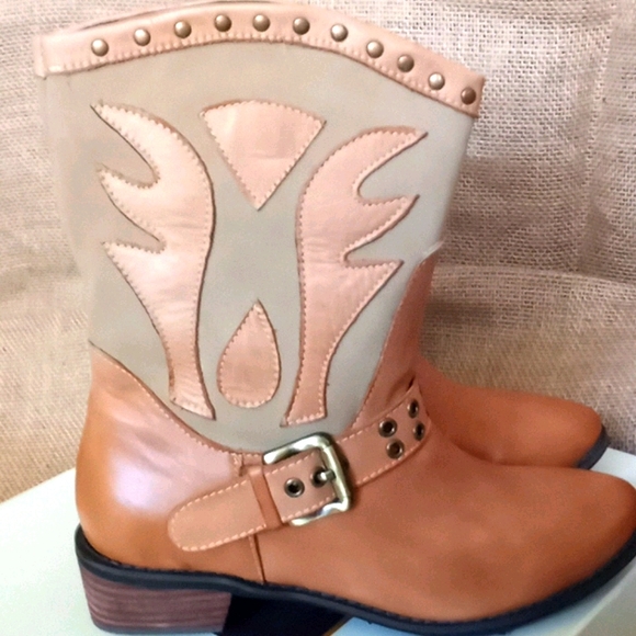 Spring Step Markie Mid-Calf Boot - Picture 2 of 4